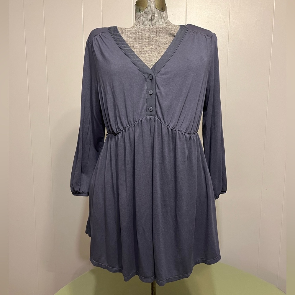 Isabel Maternity by Ingrid & Isabel Blue V-neck Blouse Large